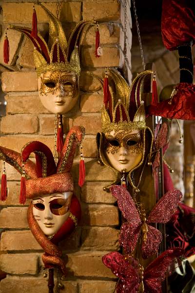 FH_0806_318_5941.jpg - Kérkyra (Corfu City) - Venetian masks in a shop