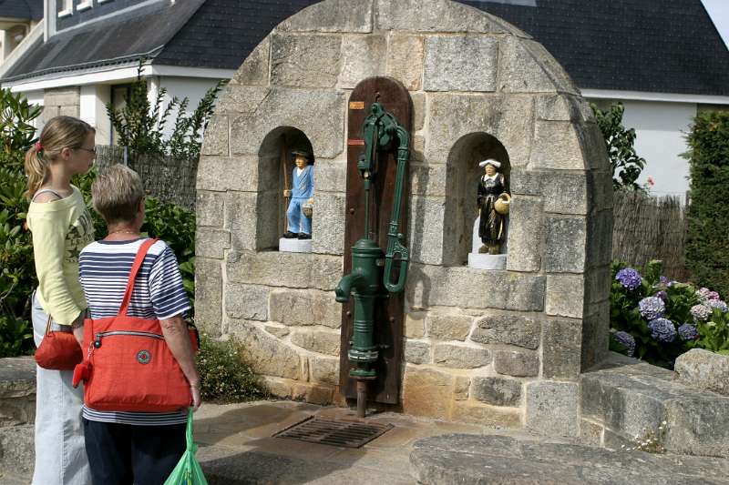 Frehae_stcado_005.jpg - The waterpump at Saint Cado (Belz-Morbihan-France)